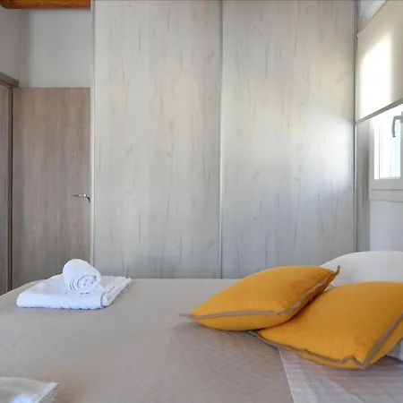 Iresma * Naousa (Paros)