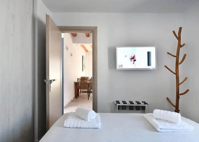 Iresma Naousa (Paros)