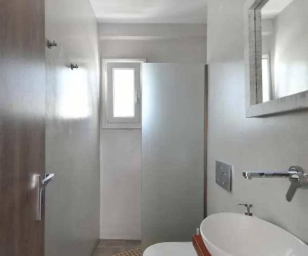 Iresma Naousa (Paros)